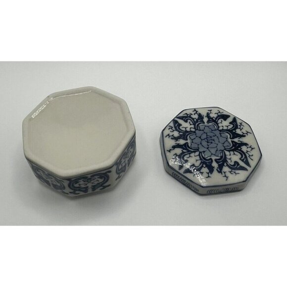Octagon Blue Japanese Trinket Box Porcelain - Picture 4 of 6